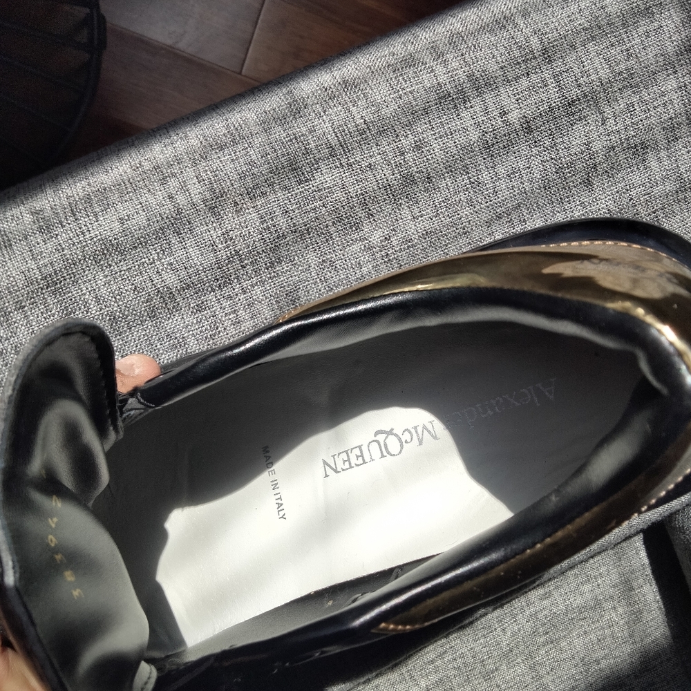 Shoes - Picture 5 of 7